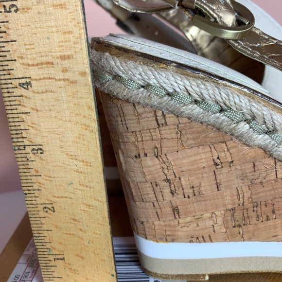 Sandals / wedges., size 7. Gold color. - Picture 5 of 10